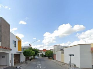 Hermosa y amplia casa en remate en la Col. Portalegre Residencial, Culiacán, Sinaloa!