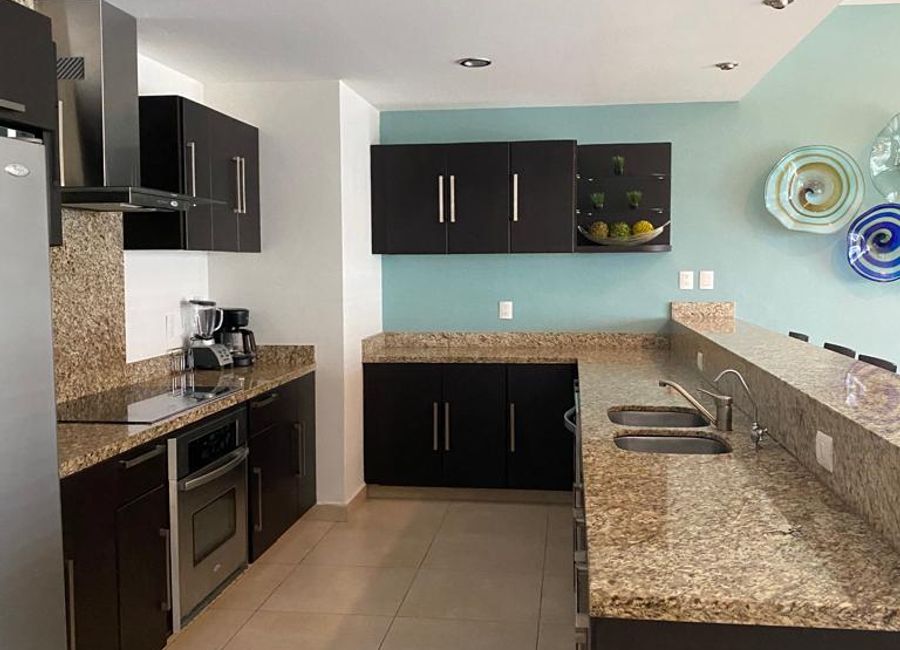 Condominio a pie de playa en RENTA, en Escondido Tower por día de 3