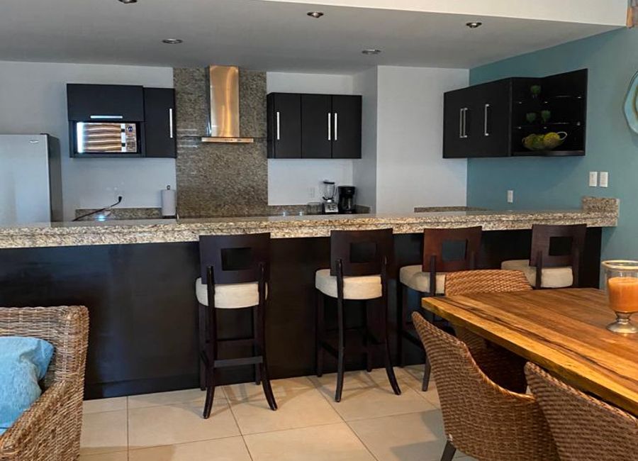 Condominio a pie de playa en RENTA, en Escondido Tower por día de 3