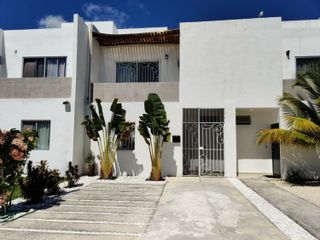 Casa en renta en Puerto Morelos en Privada con alberca en Quintana Roo