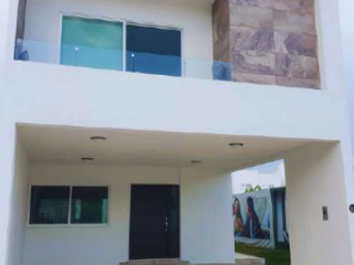Casa amplia de 3 habitaciones en venta en Playa del Carmen