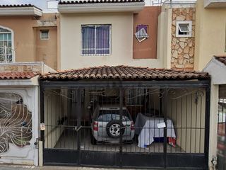 Casa en Venta en Calle Maria Mares Parques del Nilo Guadalajara Jalisco