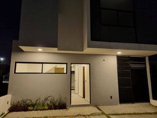 Casa nueva con diseño moderno