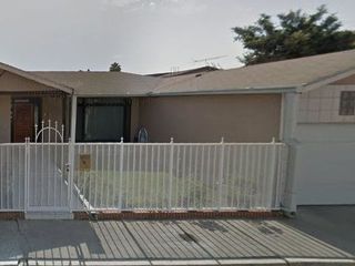 VENTA DE BONITA CASA DE RECUPERACION BANCARIA EN CALLE DE LOS QUIMICOS 106 UNIVERSIDAD OTAY TIJUANA BCN