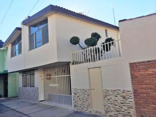 Casa en venta Col Matamoros, a una calle de Acueducto, ubicada en privada y excelente estado