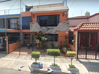 Casa de Oportunidad en Rio Turbio, Jardines del Rosario, Guadalajara