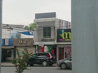 Rento local económico comercial en Ave Aztlan, en planta alta,  Frente Metro San Bernabe, Monterrey