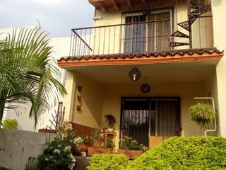 Casa en venta con alberca en Alejandria