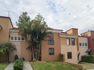 Casa en renta en ALTOZANO, coto privado en Bosque Monarca, 3 habitaciones, 2.5 baños.