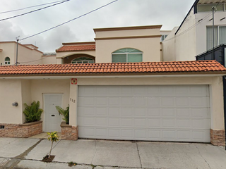 HERMOSA CASA EN REMATE. GRAN OPORTUNIDAD, COLINAS DEL CIMATARIO, QUERÉTARO