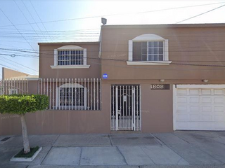 Se vende Excelente casa en De Las Penas, Playas, Jardines del Sol, Tijuana, B.C., México
