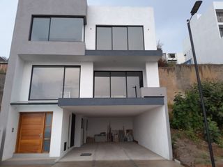 Casa Nueva en Venta Residencial Moncayo, Zona Esmeralda