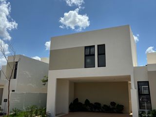 Casa en venta en Privada Residencial Aldoria, MOD. Anara, Conkal, Yucatan.