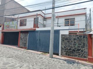 VENDE CASA, con amplios espacios, 5 recamaras, 2 baños, Santa María Tepepan, Xochimilco, CdMx.