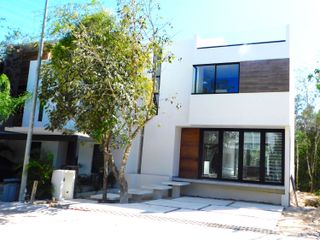 Casa en VENTA en Senderos Norte , Playa del Carmen