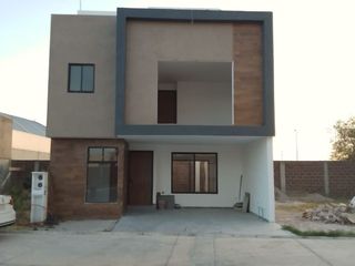 Pre - venta de casa 4 recámaras,  Radial, UVM. San Pedro Cholula