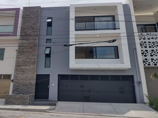 Casa en venta en colonia Lomas del Mar, Boca del Río, Veracruz a 2 cuadras de Via Muerta