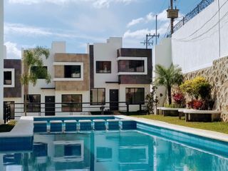 Cuernavaca Casas con Alberca en Condominio Lomas de Tzompantle