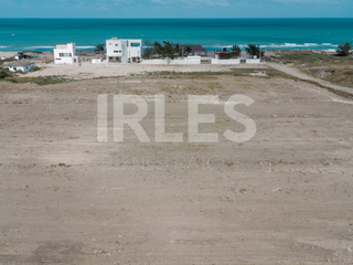 4 Lotes en venta con vista al mar, ideal para construir tu casa de playa. Ubicados en Col. Independencia, cerca de La Playa Escondida.