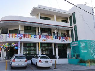 Plaza comercial en esquina, en el Mpo de Corregidora, Qro.