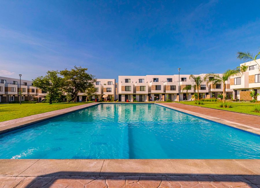 CASA EN VENTA CON ALBERCA Y GIMNASIO AL SUR DE CUERNAVACA | Lamudi.com.mx