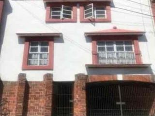 AP- GRAN CASA EN REMATE NAUCALPAN