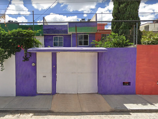 Casa en Venta en Calle Burral ,Col.  Granjas Banthi, 76805 San Juan del Río, Qro.