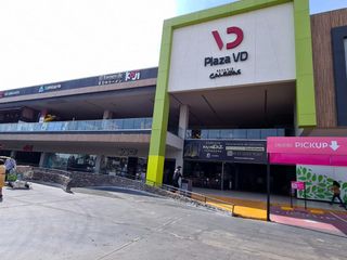 Renta de Local Comercial con terraza en Plaza VD Espacio Galerías, 258m2, y estacionamiento