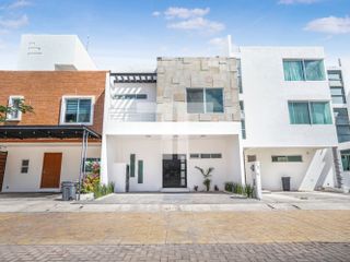 Casa en venta de 3 recámaras Arbolada Cancún
