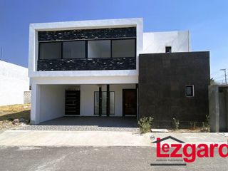 Se vende bonita casa nueva en fraccionamiento Tehuicil Morelos