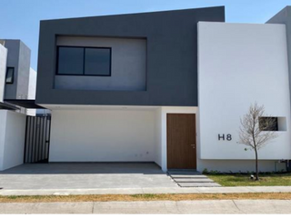 Casa Nueva en Renta ubicada en una de las Mejores Zonas de Leon, Gto.
