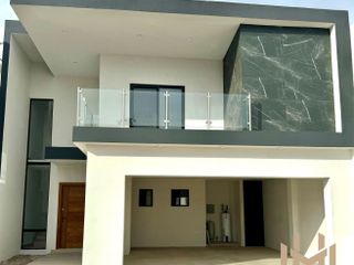 Casa en venta fraccionamiento Bosques del Valle $6,500,000