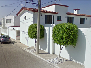 Casa en venta con gran plusvalía de remate dentro de Loma de Sangremal 75, Milenio III, 76060 Santiago de Querétaro, Qro., México