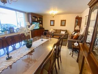 Baja de precio venta casa de 1 piso en Boulevares, remodelada