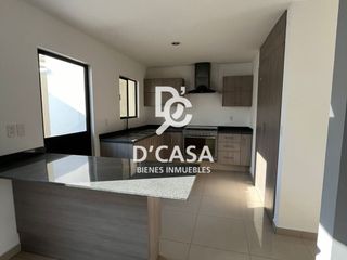 SE VENDE CASA EN MADERAS