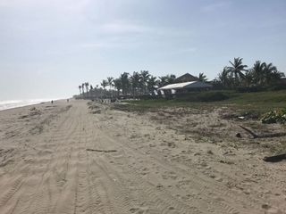 Terreno sobre la playa con ante proyecto