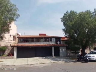 Casa en Venta en Naucalpan de Juarez, Ciudad Satelite
