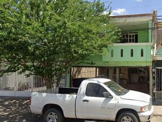 VENTA DE CASA EN AGUASCALIENTES DE LA COLONIA VERSALLES 2DA SECC