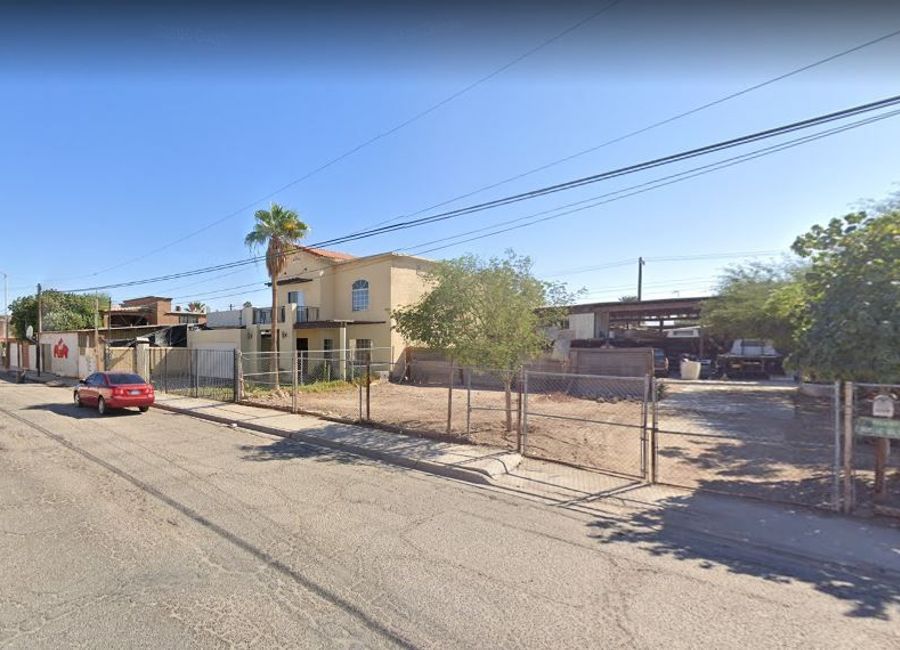 VENTA, CASA EN REMATE BANCARIO EN COLONIA ALAMITOS MEXICALI BAJA