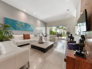 Casa en venta Isla Victoria de 3 recámaras en Isla Dorada Zona Hotelera Cancún