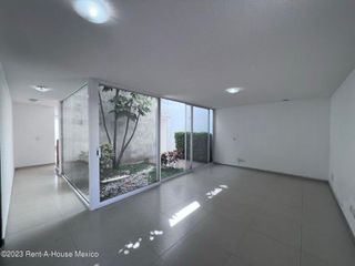 Santa Fe de Juriquilla casa de 3 recamaras en VENTA MB+23-4664