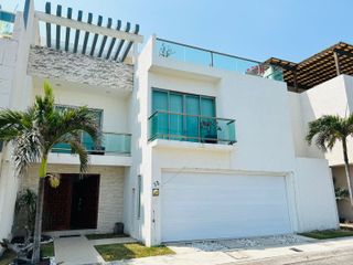 Casa en venta en Veracruz con 4 Hab y Alberca, Fracc. Lomas del Sol