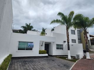 RENTA de Casa en Juriquilla, Queretaro, Real de Juriquilla enfrente del Colegio Roots