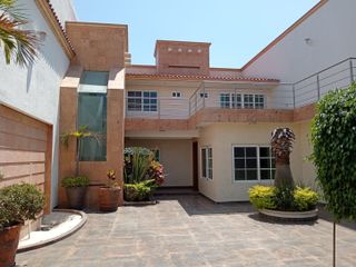 Renta Una Casa con 3 recámaras y 3 baños en Otilio Montaño Jiutepec Morelos
