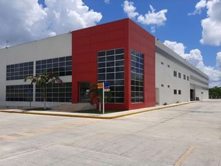 Nave industrial en renta o venta, oficinas amuebladas, sobre Periférico de Mérida, Zona Oriente
