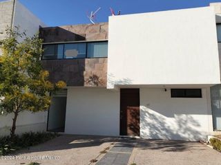 Casa en renta Zibatá 3 habitaciones FVR