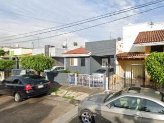 HERMOSA CASA EN  JARDINES DEL SUR-GUADALAJARA JALISCO