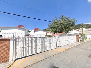 Bonita casa en venta en Col. La Riviera, Toluca, Estado de México., ¡Excelente precio!