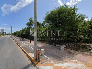 Terreno en venta en Av. Bonampak en el centro de Cancún, Quintana Roo.