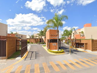 Bonita Casa en Fraccionamiento Puerta Real Residencial Desarrollo Urbana, Querétaro. Oportunidad de Remate Bancario.